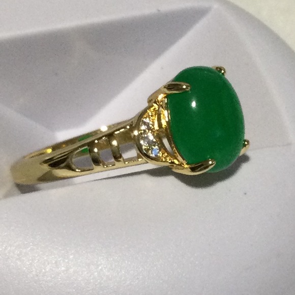 Laminated Gold Tone Jade Ring with Accents - Statement Cocktail Ring size 8 - Picture 2 of 2